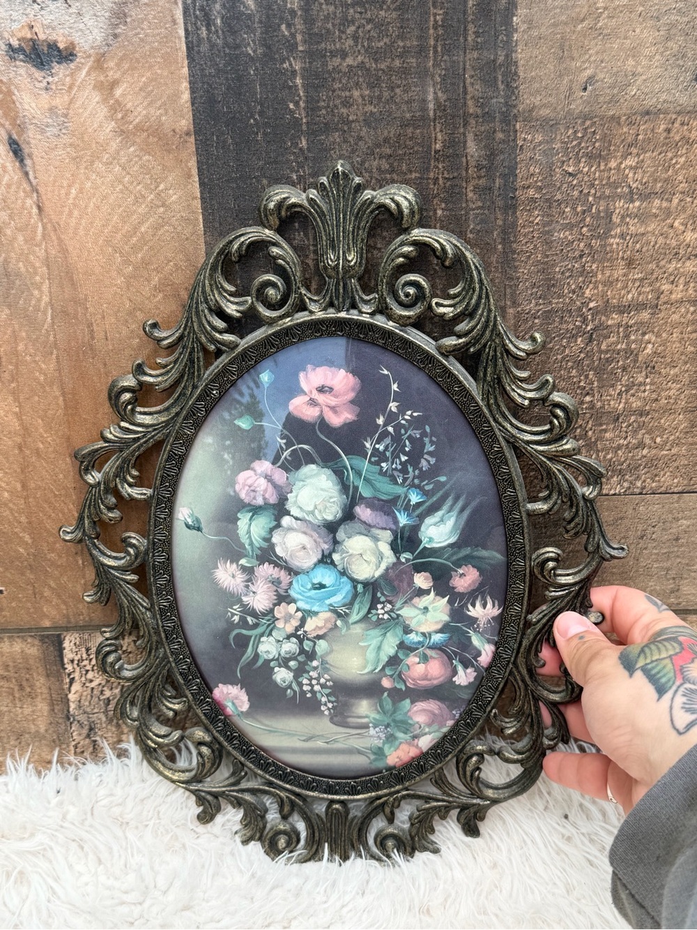 Ornate Vintage Floral Oval Wall Art